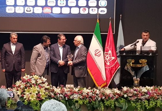 تندیس برنز رعایت حقوق مصرف‌ کنندگان به بیمه آرمان رسید