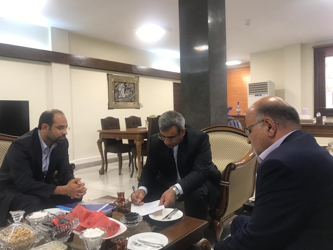 دیدار و گفتگوی مهندس حمیدرضا امیرحسنخانی معاون اجرایی شرکت بیمه آرمان و دکتر مظفری مدیرعامل سازمان منطقه آزاد کیش