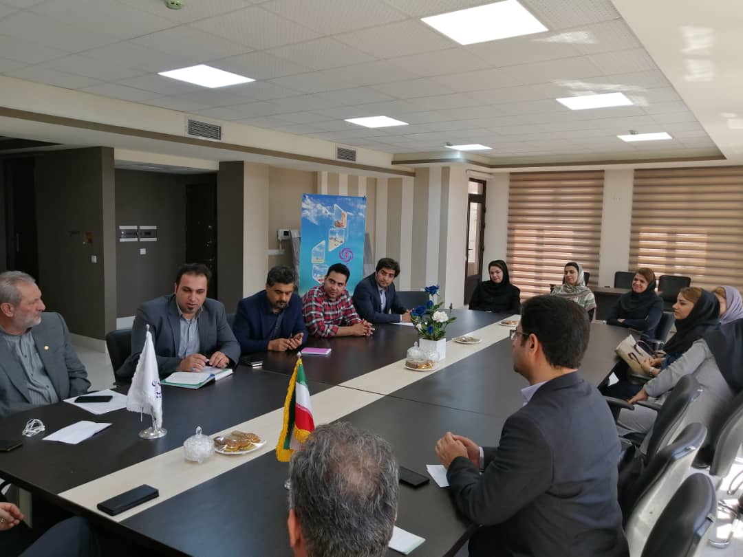بازدید دکتر پیکارجو و اعضای هیئت عامل از شعبه سنندج شرکت بیمه آرمان