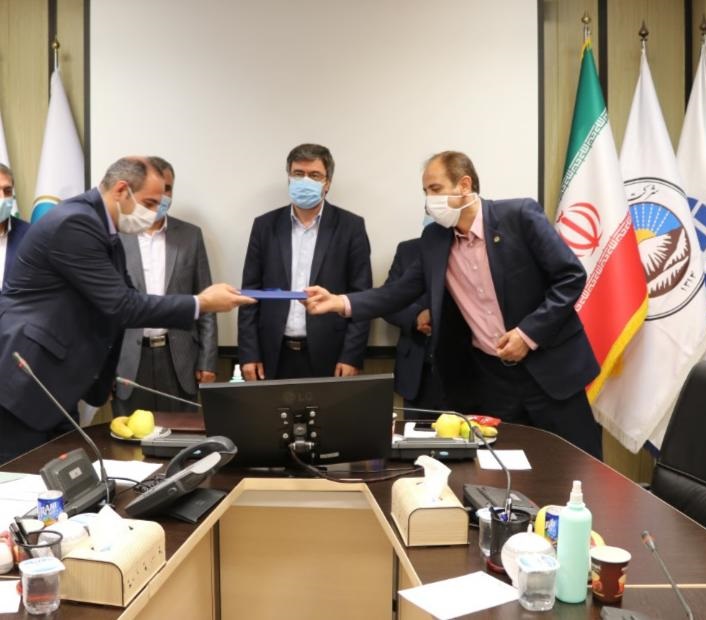 تقدیر هیئت رئیسه سندیکای بیمه گران از رئیس دفتر مدیرعامل بیمه آرمان
