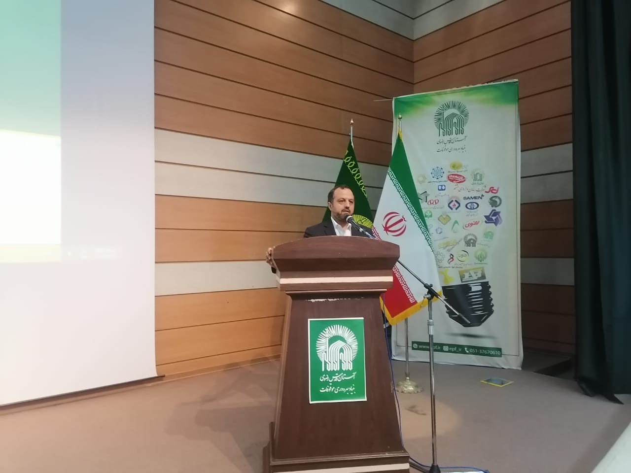وزیر اقتصاد در نشست بنیاد بهره وری موقوفات آستان قدس رضوی؛ ناگزیر از حرکت در مسیر اقتصاد تحریم‌ناپذیر هستیم