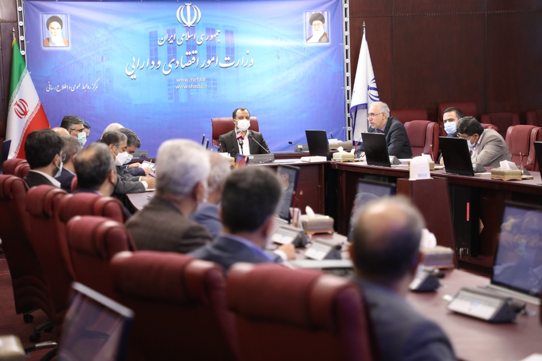 وزیر اقتصاد در نشست با مدیران عامل بانکهای کشور تاکید کرد: ارتقای توانمندی، اصلاح و پیراستگی شبکه بانکی اولویت کاری سال ۱۴۰۱