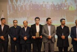 تجلیل از رئیس شعبه رشت بیمه آرمان در دومین همایش شورای هماهنگی بیمه های بازرگانی استان گیلان