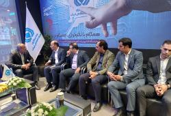 بازدید رئیس کل بیمه مرکزی از غرفه بیمه آرمان