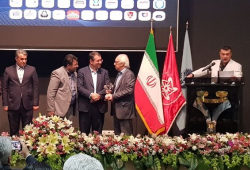 تندیس برنز رعایت حقوق مصرف‌ کنندگان به بیمه آرمان رسید