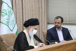 اساتید و علمای حوزه ارتباط وثیقی با جامعه داشته و پیگیر نگرانی های اقتصادی این روزهای مردم اند
