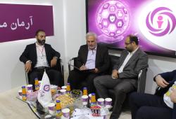 تقدیر از شرکت کنندگان در سیزدهمین نمایشگاه بورس،بانک و بیمه